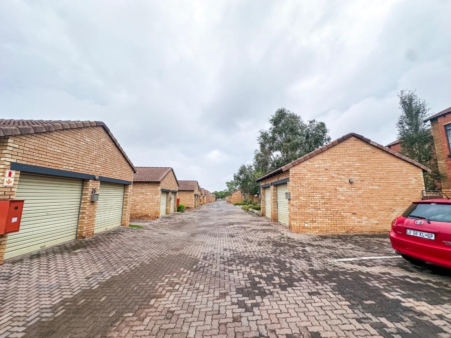 2 Bedroom Property for Sale in Equestria Gauteng