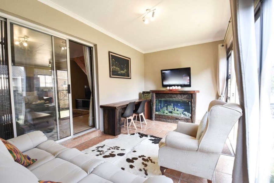 3 Bedroom Property for Sale in Wilgeheuwel Gauteng