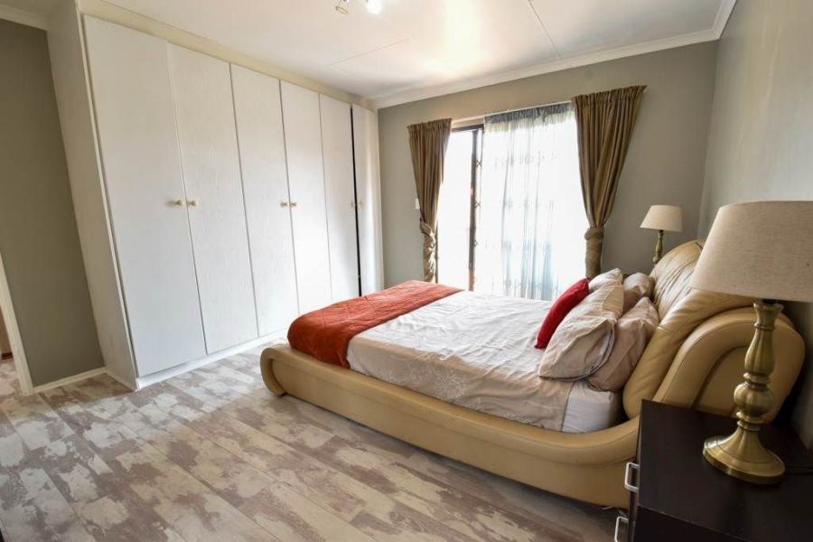 3 Bedroom Property for Sale in Wilgeheuwel Gauteng