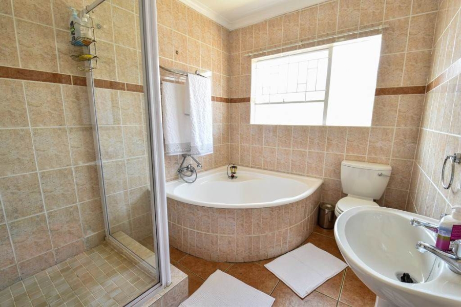 3 Bedroom Property for Sale in Wilgeheuwel Gauteng