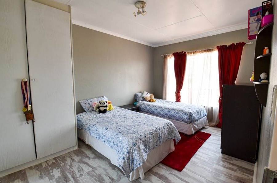 3 Bedroom Property for Sale in Wilgeheuwel Gauteng