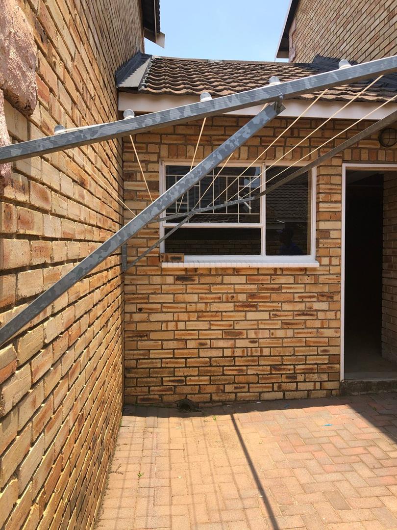 3 Bedroom Property for Sale in Wilgeheuwel Gauteng