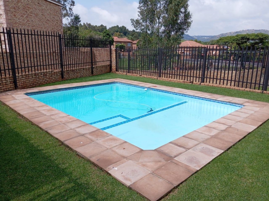 3 Bedroom Property for Sale in Wilgeheuwel Gauteng