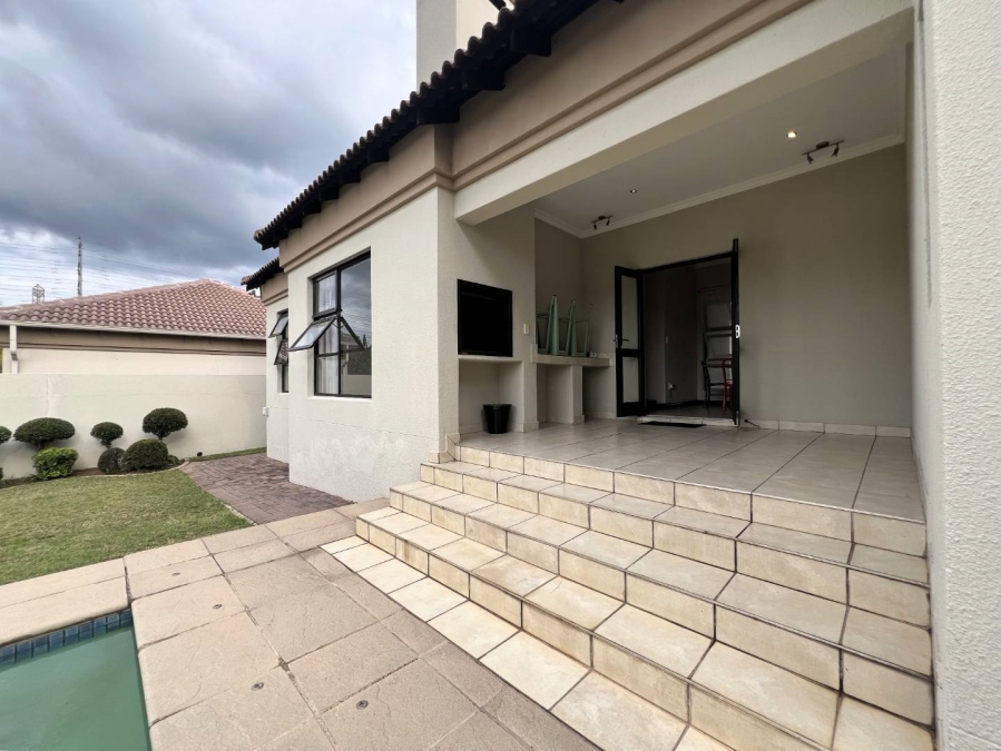 3 Bedroom Property for Sale in North Riding Gauteng
