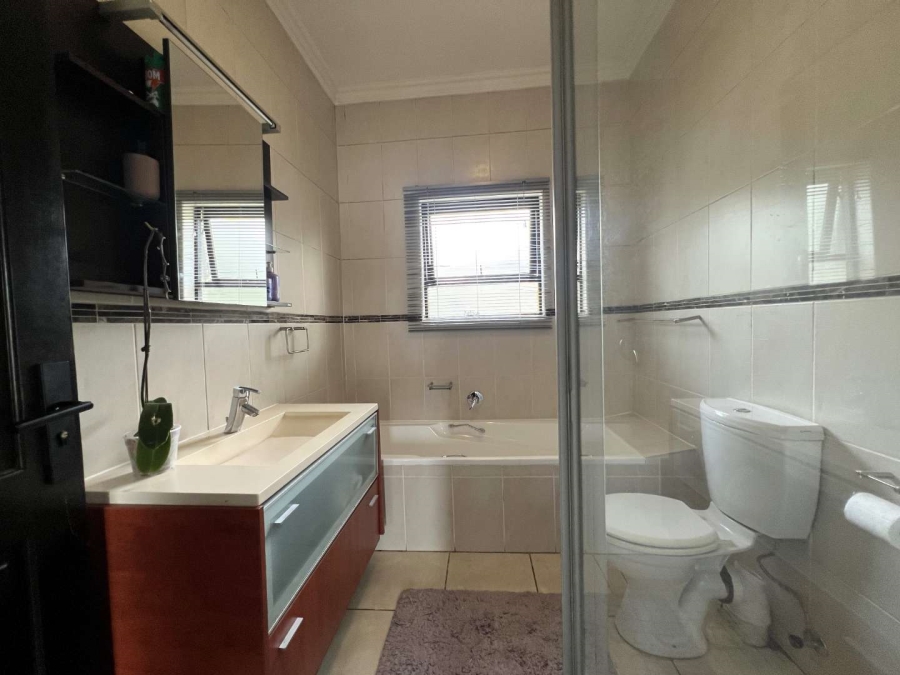 3 Bedroom Property for Sale in North Riding Gauteng