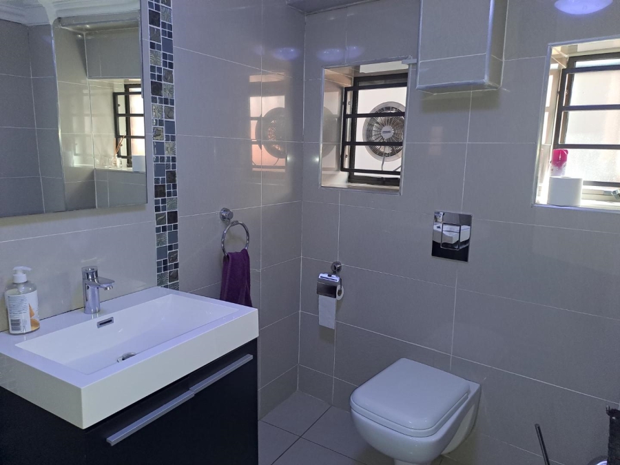 3 Bedroom Property for Sale in Illovo Gauteng