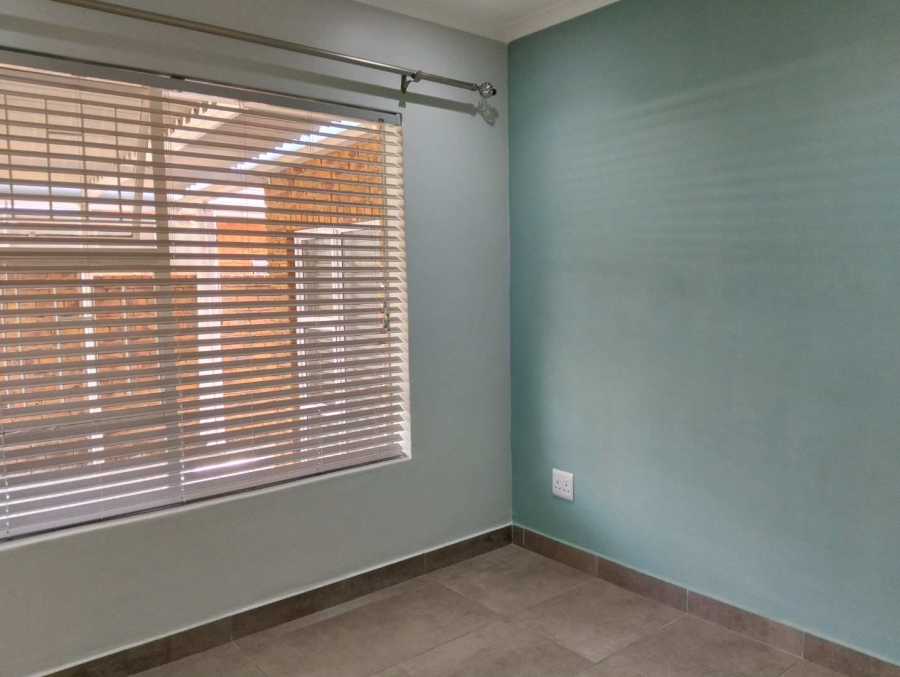To Let 2 Bedroom Property for Rent in Meyersdal Gauteng