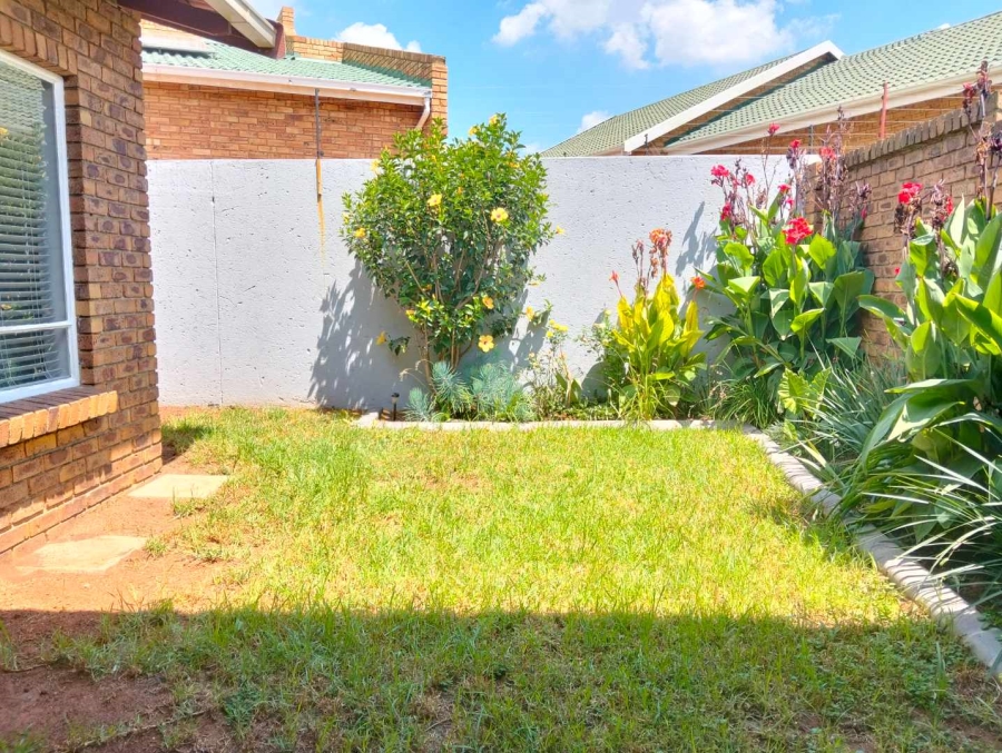 To Let 2 Bedroom Property for Rent in Meyersdal Gauteng
