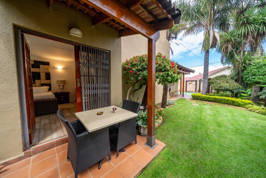 5 Bedroom Property for Sale in Farrarmere Gauteng