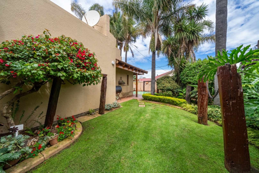 5 Bedroom Property for Sale in Farrarmere Gauteng