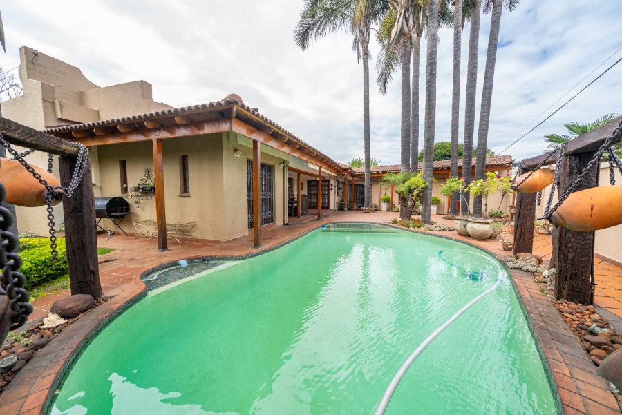 5 Bedroom Property for Sale in Farrarmere Gauteng