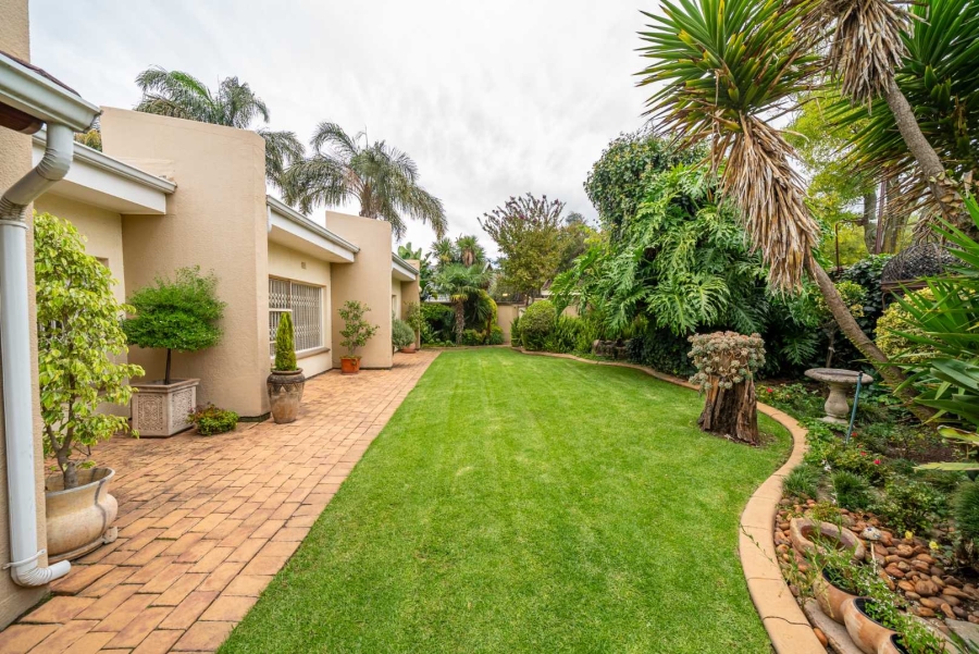 5 Bedroom Property for Sale in Farrarmere Gauteng