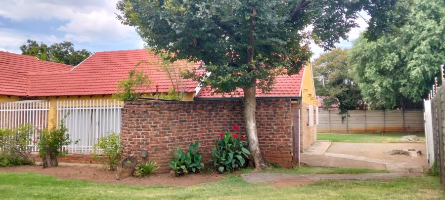 4 Bedroom Property for Sale in Selcourt Gauteng