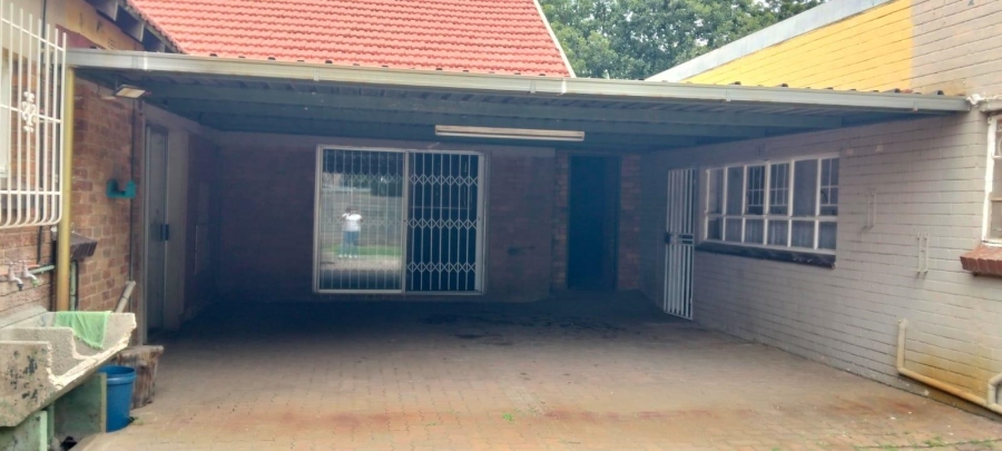 4 Bedroom Property for Sale in Selcourt Gauteng