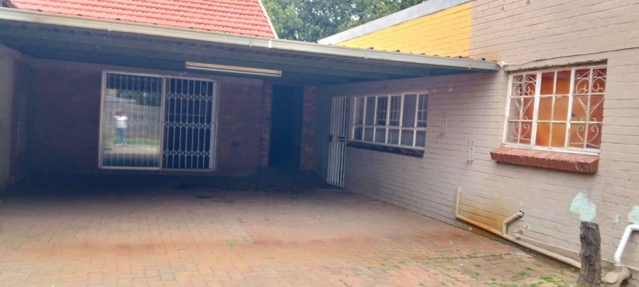 4 Bedroom Property for Sale in Selcourt Gauteng