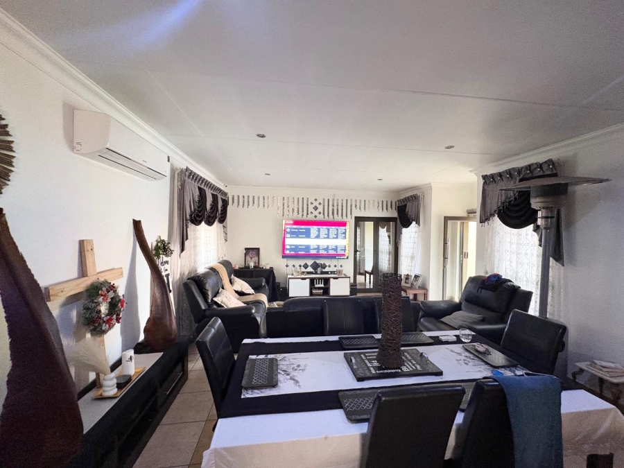 3 Bedroom Property for Sale in Sherwood Gardens Gauteng