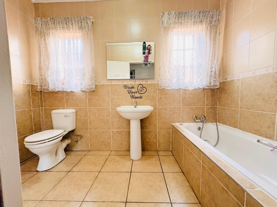 3 Bedroom Property for Sale in Sherwood Gardens Gauteng