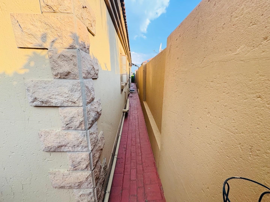 3 Bedroom Property for Sale in Sherwood Gardens Gauteng