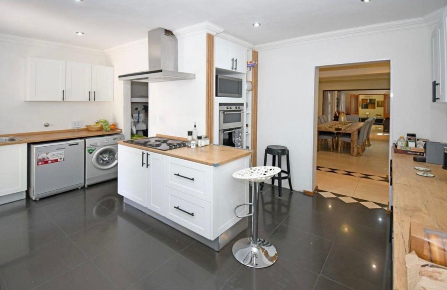 6 Bedroom Property for Sale in North Riding Gauteng