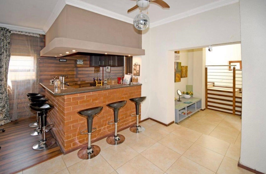 6 Bedroom Property for Sale in North Riding Gauteng