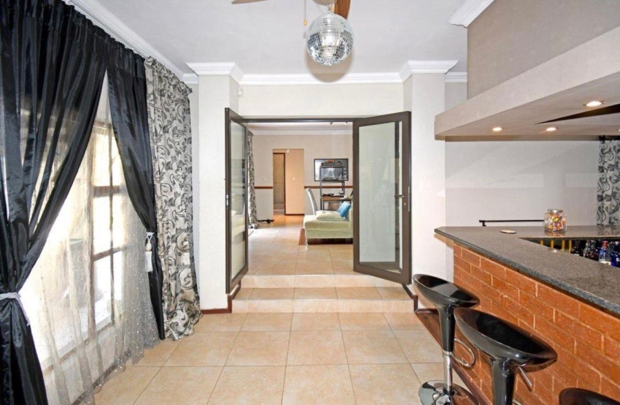6 Bedroom Property for Sale in North Riding Gauteng