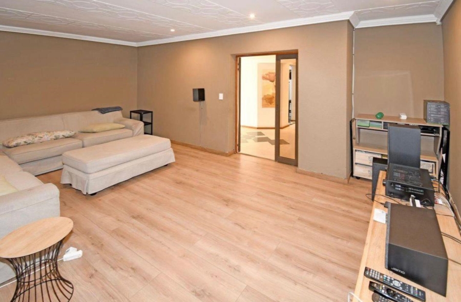 6 Bedroom Property for Sale in North Riding Gauteng