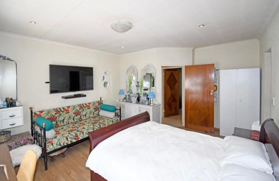 6 Bedroom Property for Sale in North Riding Gauteng