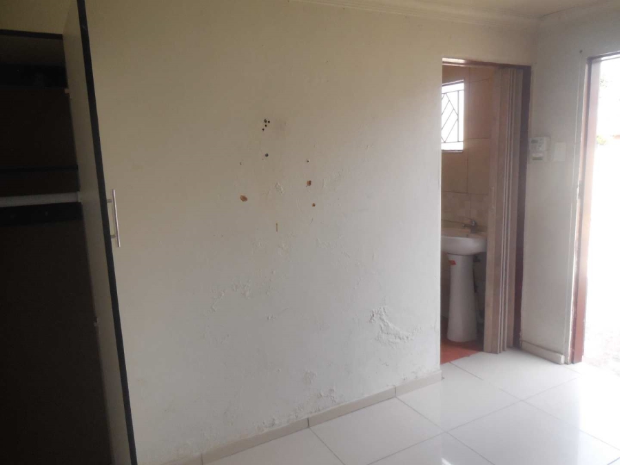 To Let 1 Bedroom Property for Rent in East Lynne Gauteng