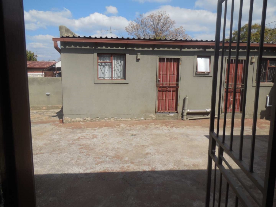To Let 1 Bedroom Property for Rent in East Lynne Gauteng