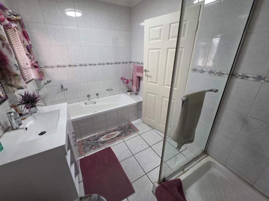 3 Bedroom Property for Sale in Blue Gill Estate Gauteng