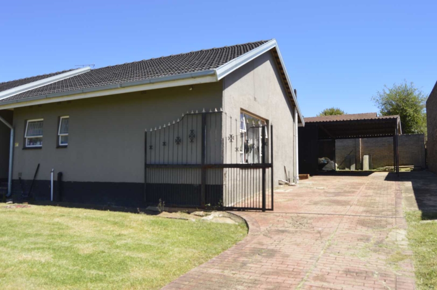 3 Bedroom Property for Sale in Birchleigh Gauteng