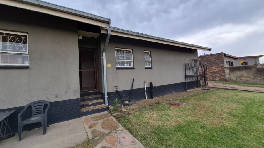 3 Bedroom Property for Sale in Birchleigh Gauteng