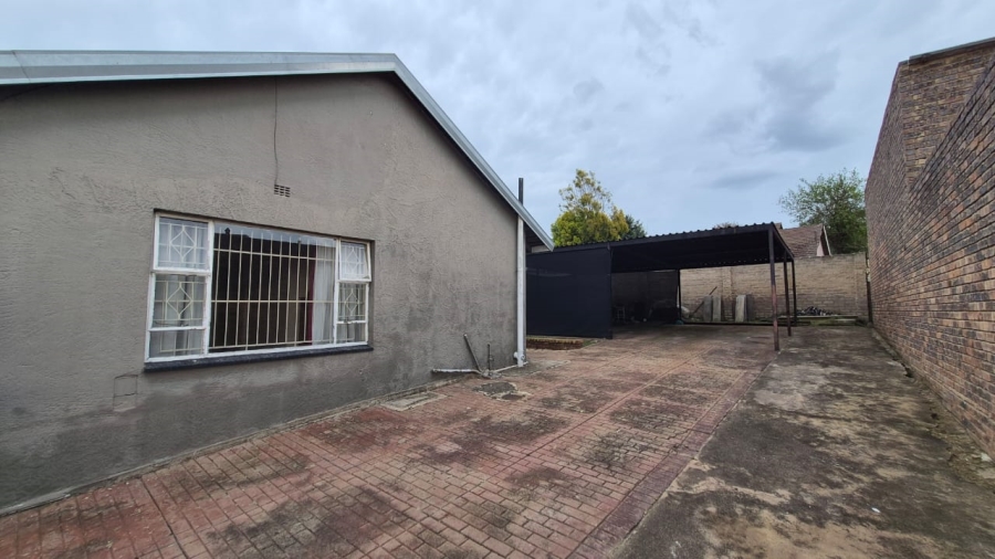 3 Bedroom Property for Sale in Birchleigh Gauteng