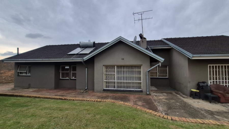 3 Bedroom Property for Sale in Birchleigh Gauteng