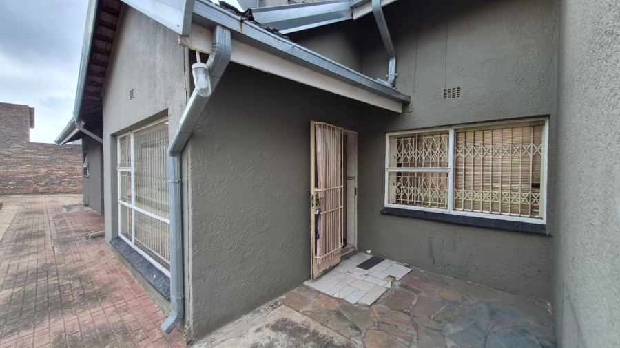 3 Bedroom Property for Sale in Birchleigh Gauteng