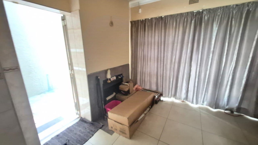 3 Bedroom Property for Sale in Birchleigh Gauteng