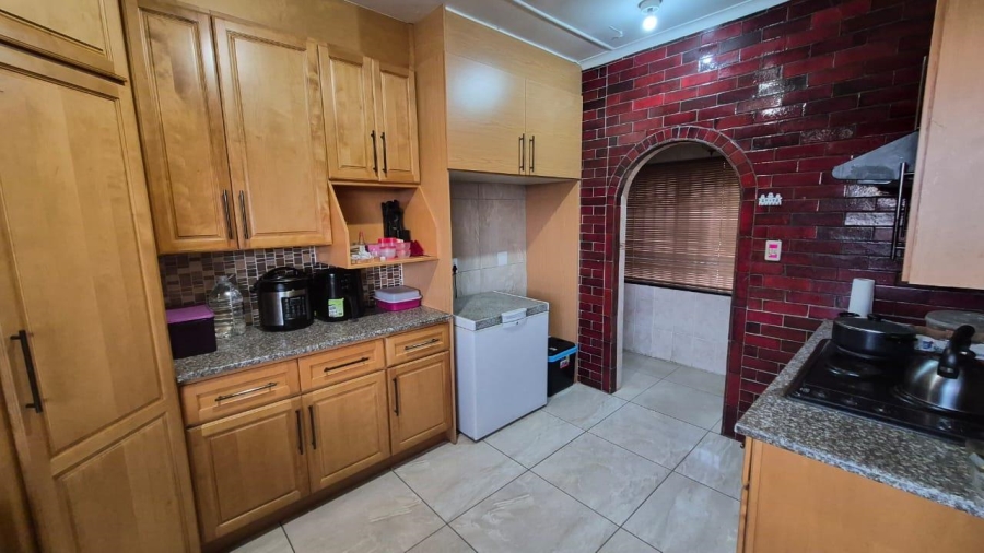 3 Bedroom Property for Sale in Birchleigh Gauteng