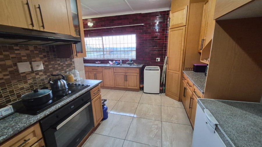 3 Bedroom Property for Sale in Birchleigh Gauteng