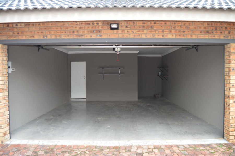 3 Bedroom Property for Sale in Brackenhurst Gauteng