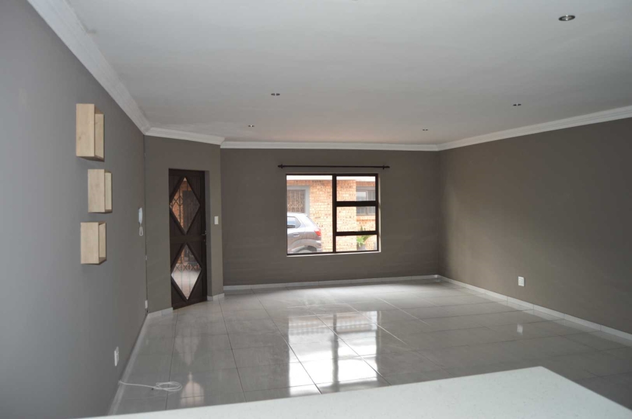 3 Bedroom Property for Sale in Brackenhurst Gauteng