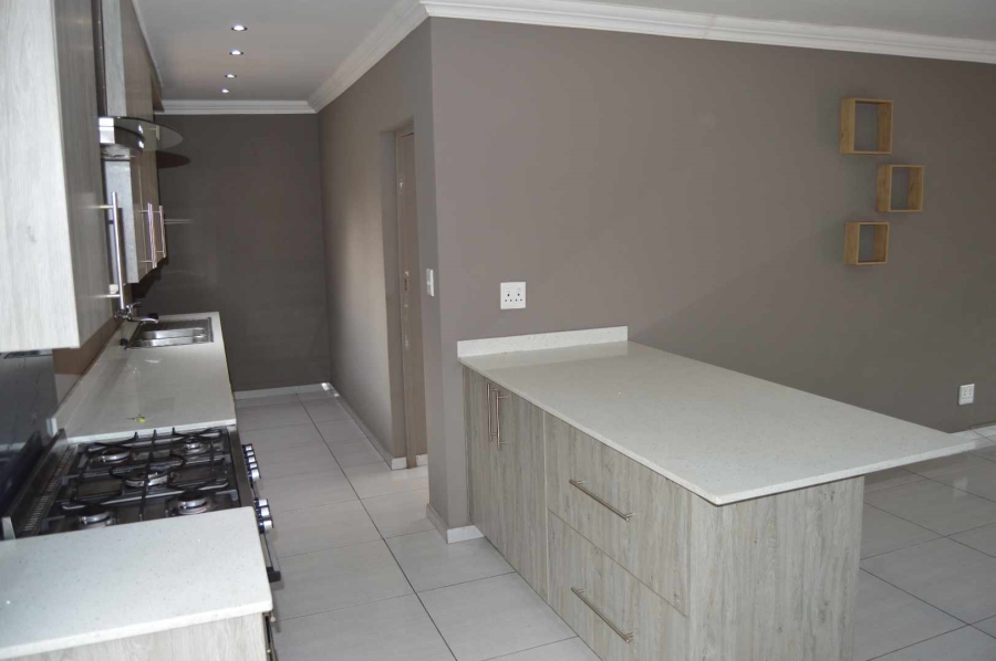 3 Bedroom Property for Sale in Brackenhurst Gauteng