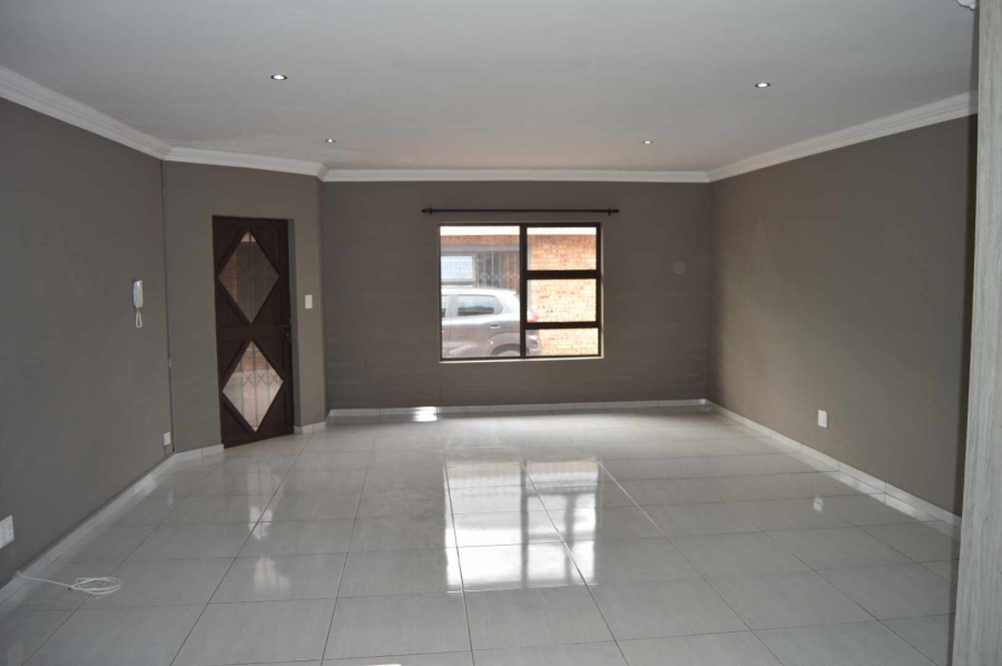 3 Bedroom Property for Sale in Brackenhurst Gauteng