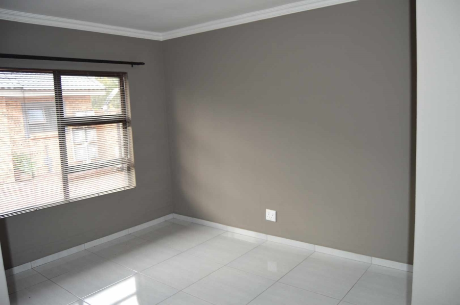 3 Bedroom Property for Sale in Brackenhurst Gauteng