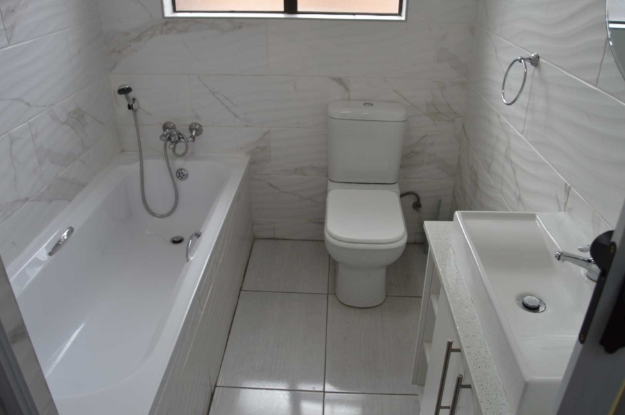 3 Bedroom Property for Sale in Brackenhurst Gauteng