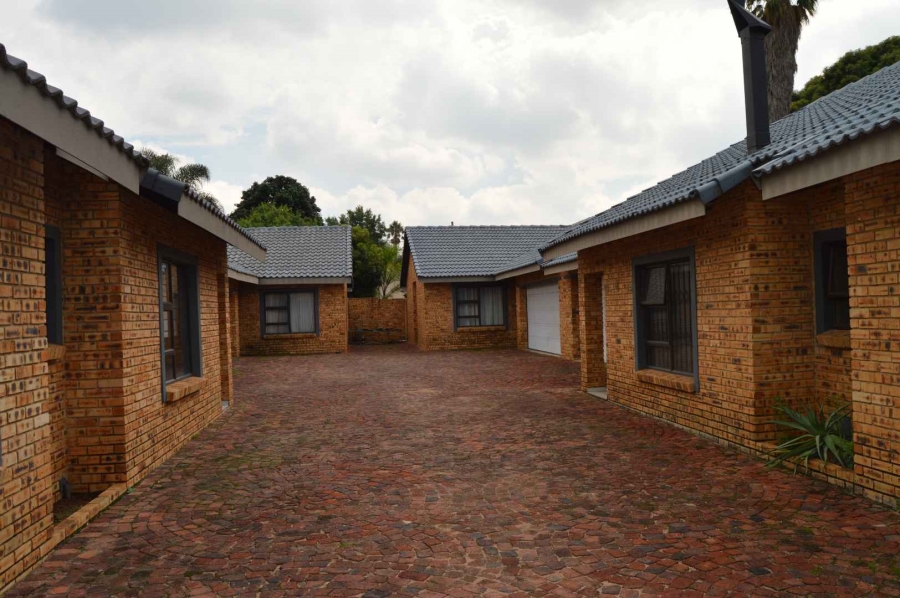 3 Bedroom Property for Sale in Brackenhurst Gauteng