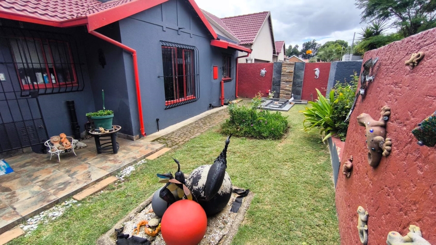 3 Bedroom Property for Sale in Albertsdal Gauteng
