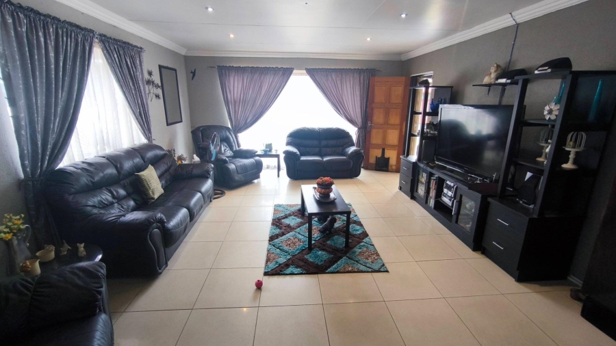 3 Bedroom Property for Sale in Albertsdal Gauteng