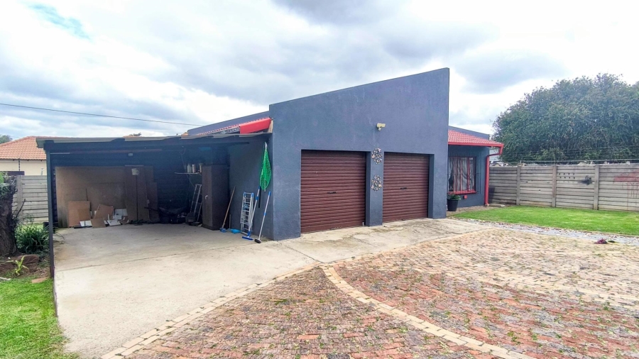 3 Bedroom Property for Sale in Albertsdal Gauteng