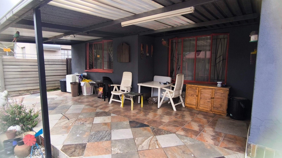 3 Bedroom Property for Sale in Albertsdal Gauteng