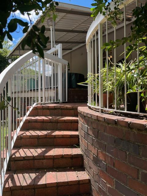 To Let 1 Bedroom Property for Rent in Emmarentia Gauteng
